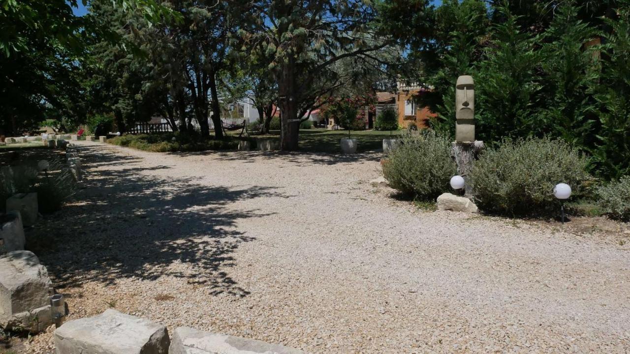 Mas Maurane - Le Bougainvillier Aux Portes D'Arles Apartamento Tarascon Exterior foto